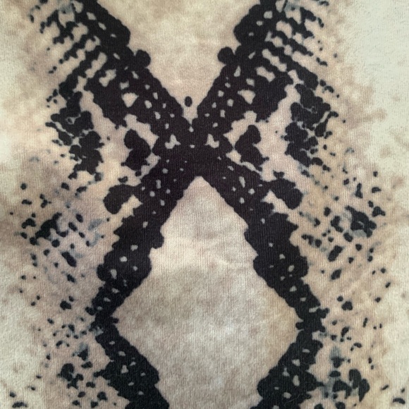 Halife Snakeskin Print V Neck Tunic Blouse Size XL - Picture 4 of 9